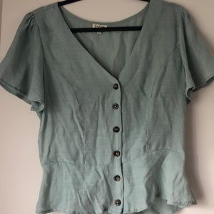 Cute flowy green blouse
